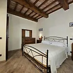 度假居 La Fonte Di Montebuono *